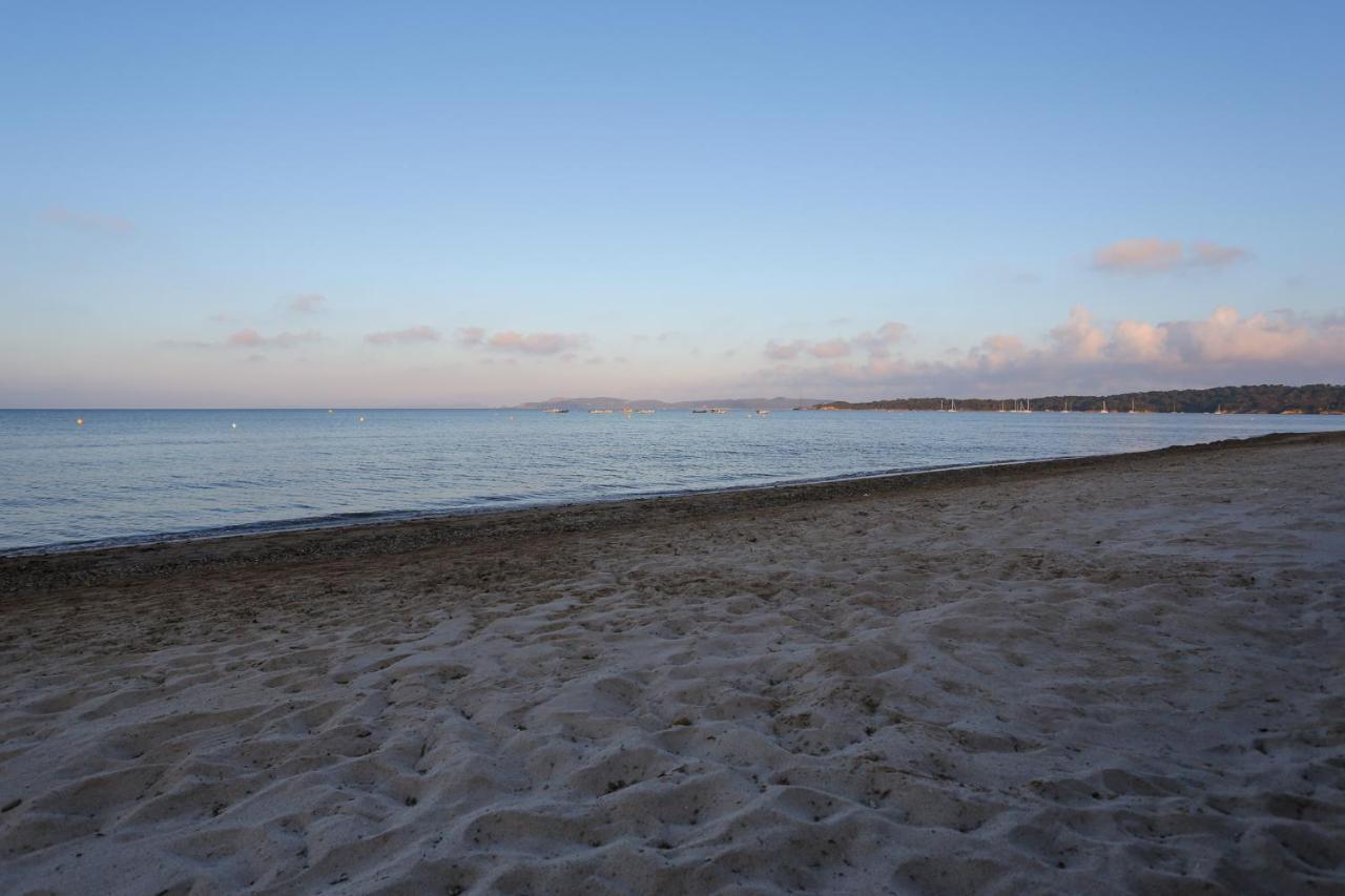 Appartements Acces Prive Plage De La Bergerie Hyères Kültér fotó